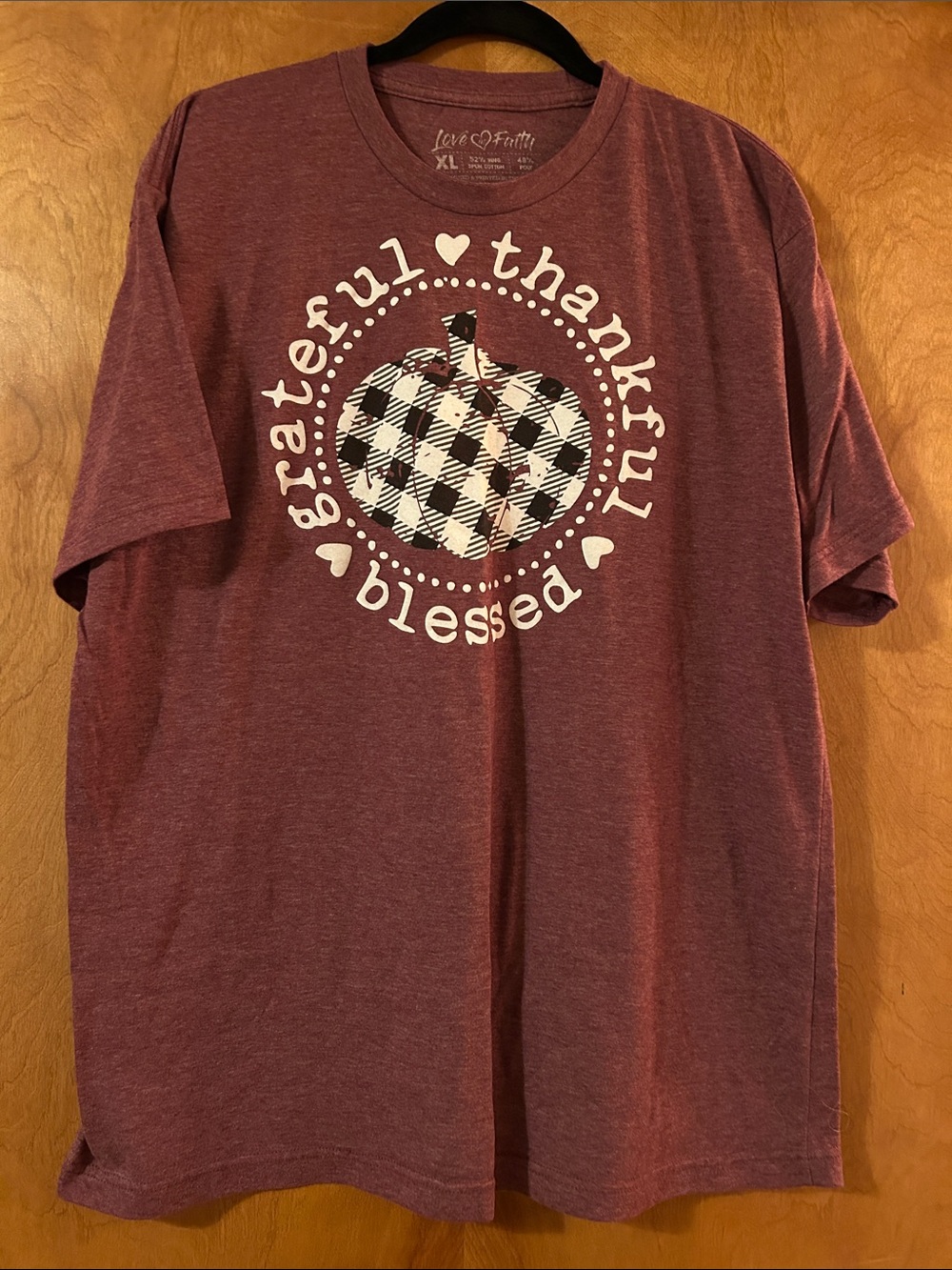 Love & Faith Women's Short Sleeve Tee - Maroon Grateful Thankful Blessed